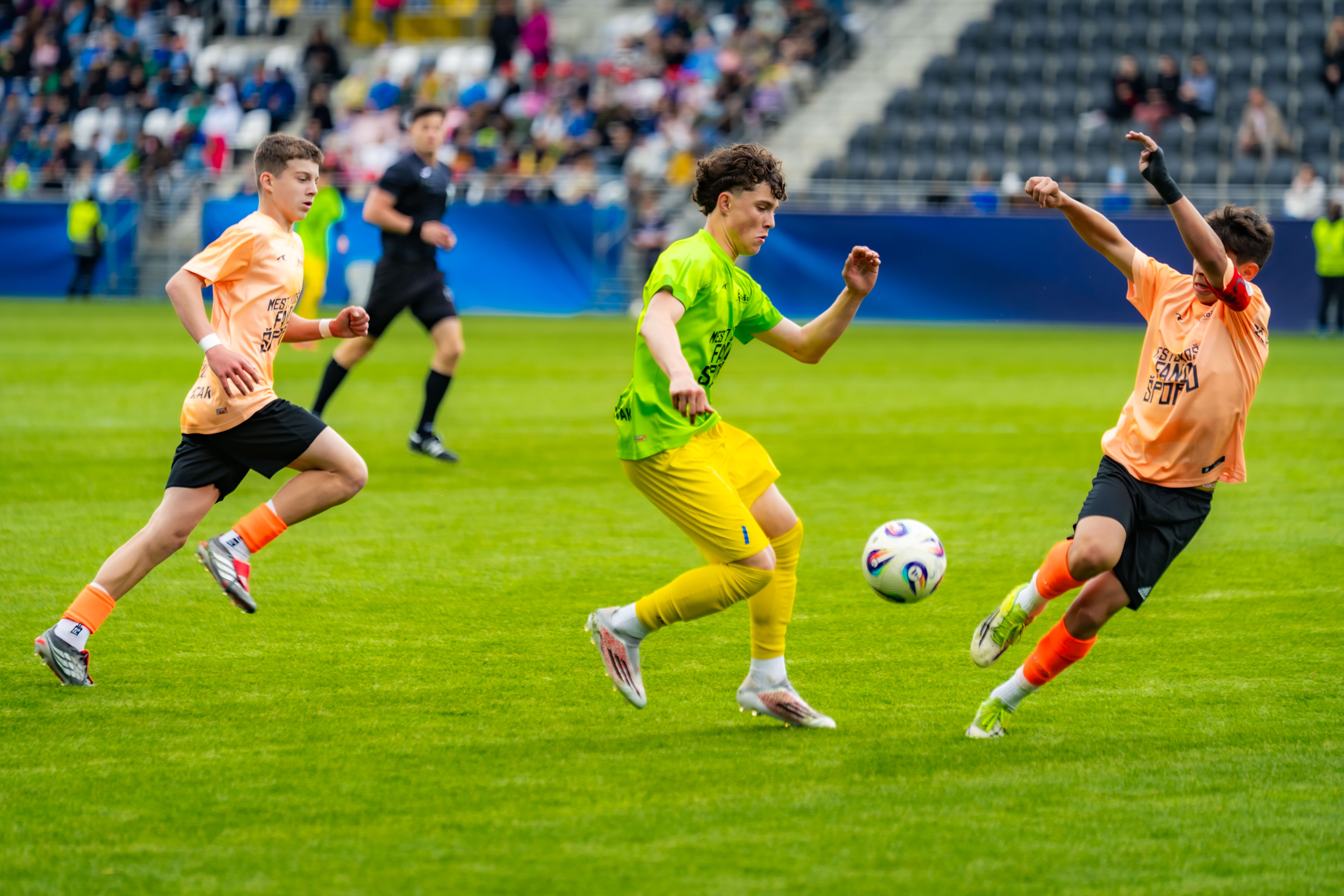 Finalovy futbalovy turnaj ZS mesta Kosice-1-82